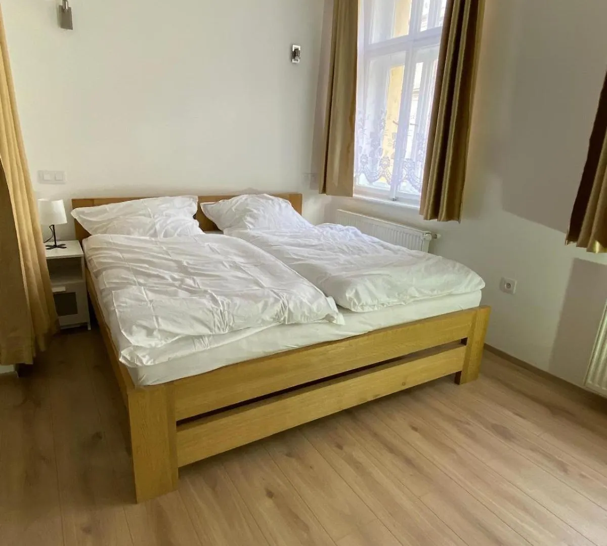 Apartment Ipak Prague 0*,