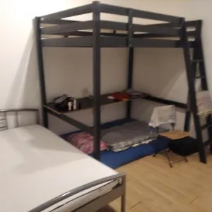 Economy Flat 18 Minutes From Vaclavske Namesti Praga