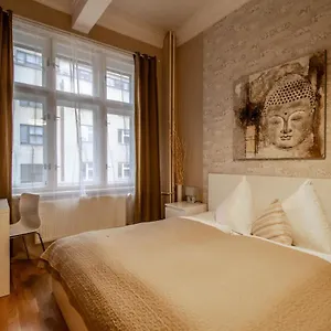 Appartement Design By Ruterra, Prague