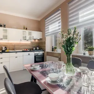  Apartman With Sunny Garden By Michal&friends
