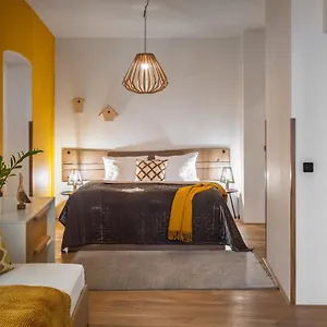  Apartman 4 Trees By Adrez